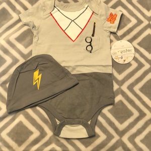 Warner Bros. Harry Potter Gray and White Bodysuit with Hat